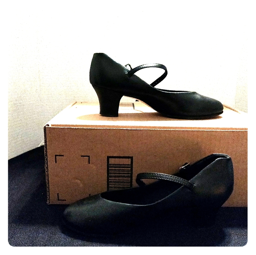 Capezio Juniors 550 Footlight Shoes